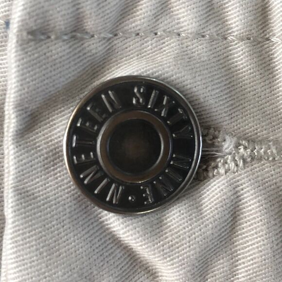 GapKhakis Mens Chino Beige Pants Size 36 With Colorful Buttons - Picture 11 of 16